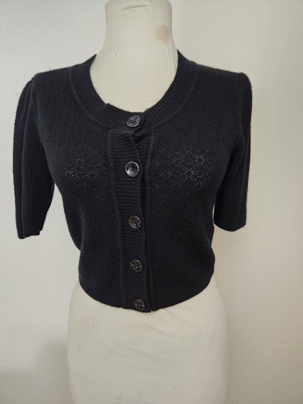Wrapper cropped black shirt sleeve sweater , sz S